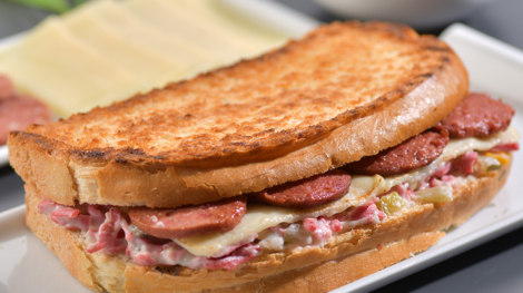 _0007_Ayvalık Tostu (1)